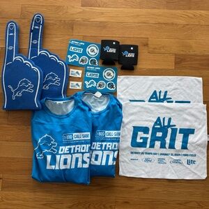 Detroit Lions Fan Bundle XXL Shirt Foam Fingers Rally Towels Playoff Lot
